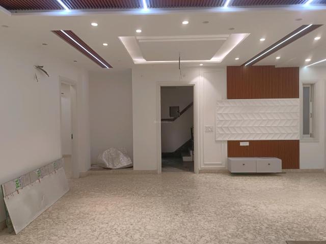 4 BHK Independent Builder Floor in Sector 20 Rohini for resale New Delhi. The reference number is 20774851