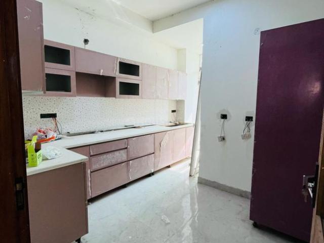 4 BHK Independent Builder Floor in Sector 22 for rent Gurgaon. The reference number is 16555745