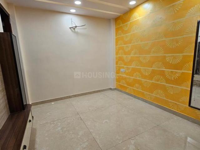 4 BHK Independent Builder Floor in Sector 24 Rohini for rent New Delhi. The reference number is 18549109