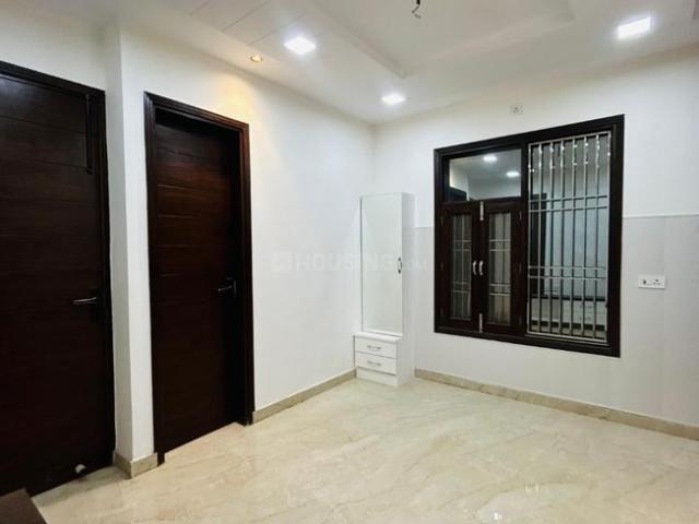 4 BHK Independent Builder Floor in Sector 24 Rohini for rent New Delhi. The reference number is 19815667