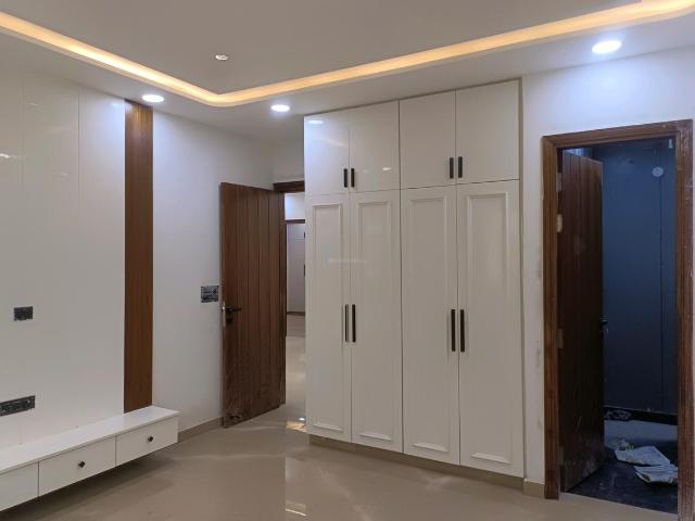 4 BHK Independent Builder Floor in Sector 17 Rohini for resale New Delhi. The reference number is 20314018