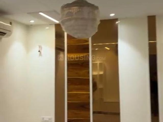 4 BHK Independent Builder Floor in Sector 26 Rohini for rent New Delhi. The reference number is 19996480