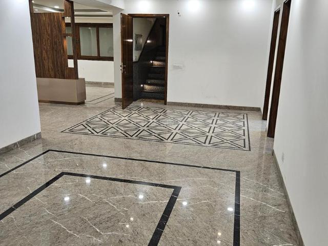 4 BHK Independent Builder Floor in Sector 26 Rohini for resale New Delhi. The reference number is 18385113