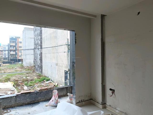 4 BHK Independent Builder Floor in Sector 29 Rohini for resale New Delhi. The reference number is 20823508