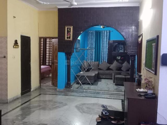 4 BHK Independent Builder Floor in Sector 30 for rent Faridabad. The reference number is 20040577