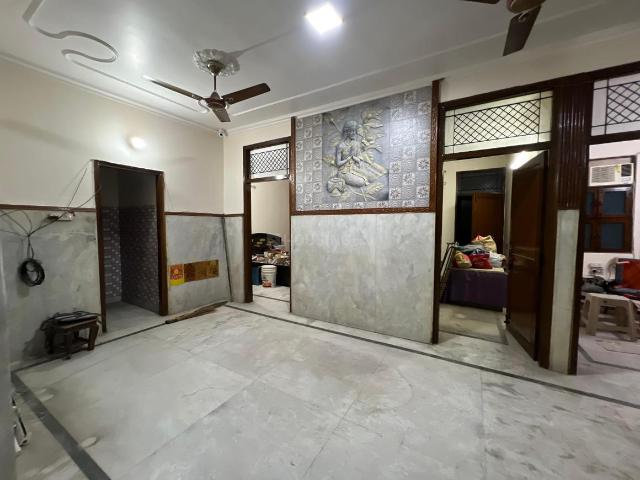 4 BHK Independent Builder Floor in Shakurpur for resale New Delhi. The reference number is 15903310