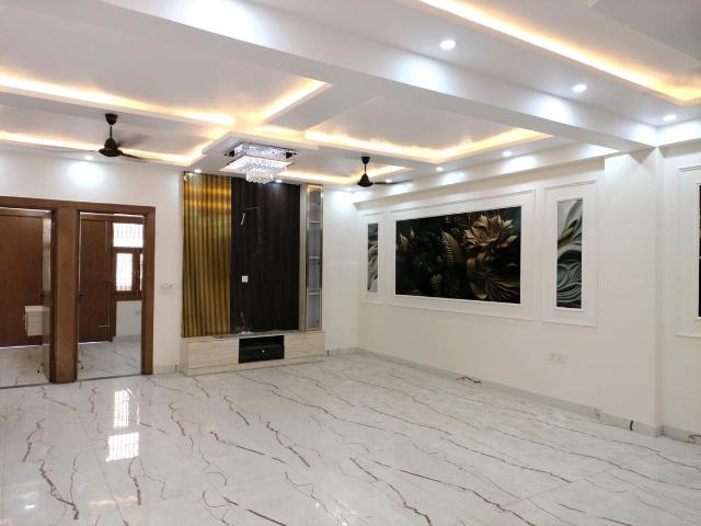 4 BHK Independent Builder Floor in Shalimar Garden for resale Ghaziabad. The reference number is 17230756