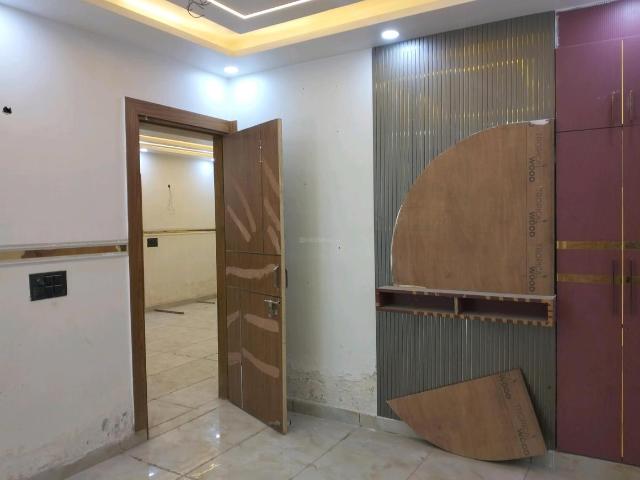 4 BHK Independent Builder Floor in Shalimar Garden for resale Ghaziabad. The reference number is 19799941