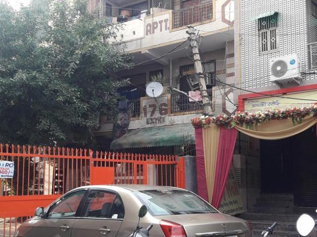 4 BHK Independent Builder Floor in Shalimar Garden for resale Ghaziabad. The reference number is 20206462