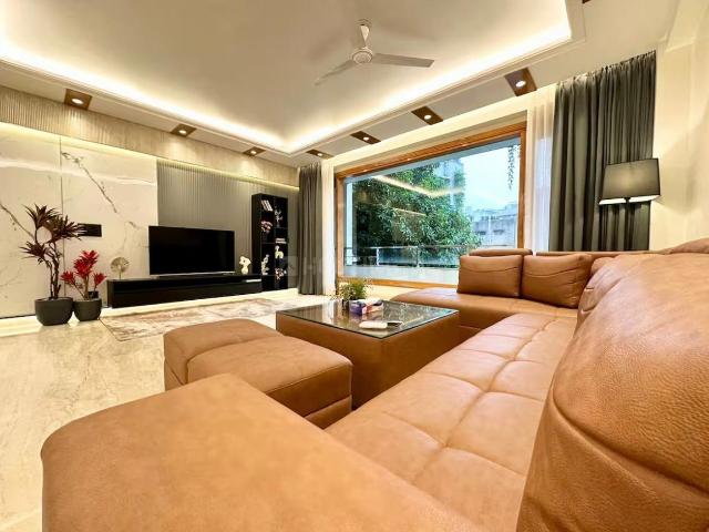 4 BHK Independent Builder Floor in South Extension II for rent New Delhi. The reference number is 20789709