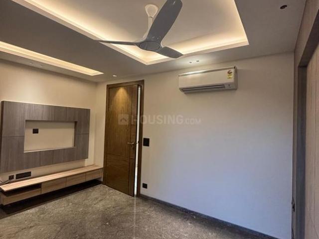 4 BHK Independent Builder Floor in South Extension II for resale New Delhi. The reference number is 19986391