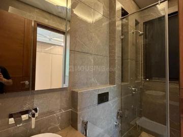4 BHK Independent Builder Floor in South Extension II for resale New Delhi. The reference number is 20468739