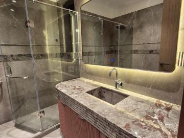 4 BHK Independent Builder Floor in South Extension II for resale New Delhi. The reference number is 20419770