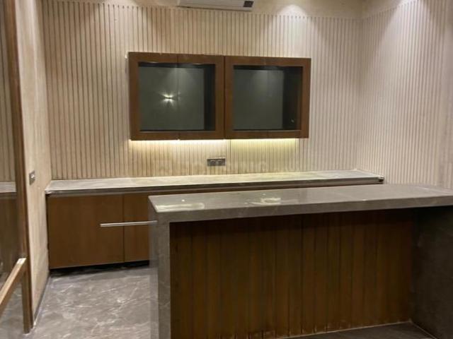 4 BHK Independent Builder Floor in South Extension II for resale New Delhi. The reference number is 21046245