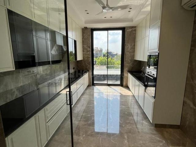 4 BHK Independent Builder Floor in South Extension II for resale New Delhi. The reference number is 21046352