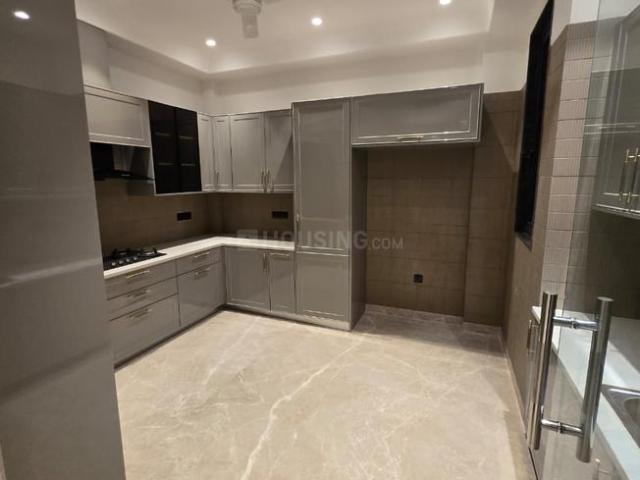 4 BHK Independent Builder Floor in South Extension II for resale New Delhi. The reference number is 21110478