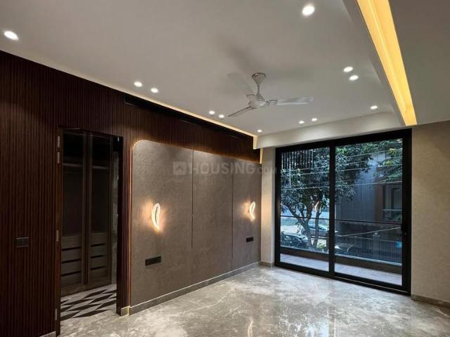 4 BHK Independent Builder Floor in South Extension II for resale New Delhi. The reference number is 21349058