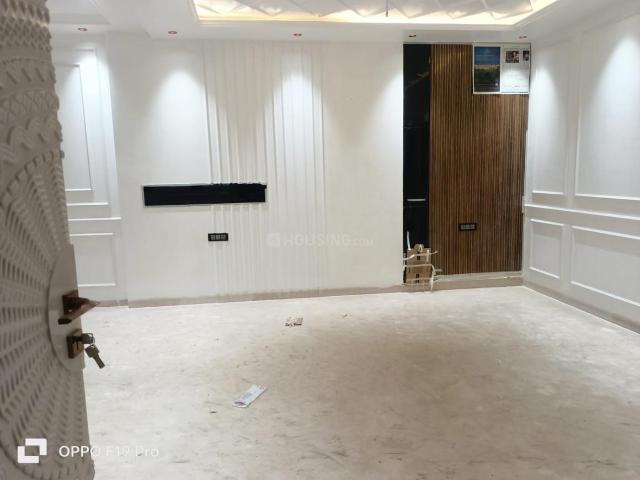 4 BHK Independent Builder Floor in Tilak Nagar for resale New Delhi. The reference number is 20378387