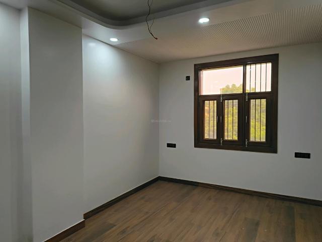 4 BHK Independent Builder Floor in Vaishali for resale Ghaziabad. The reference number is 20589440