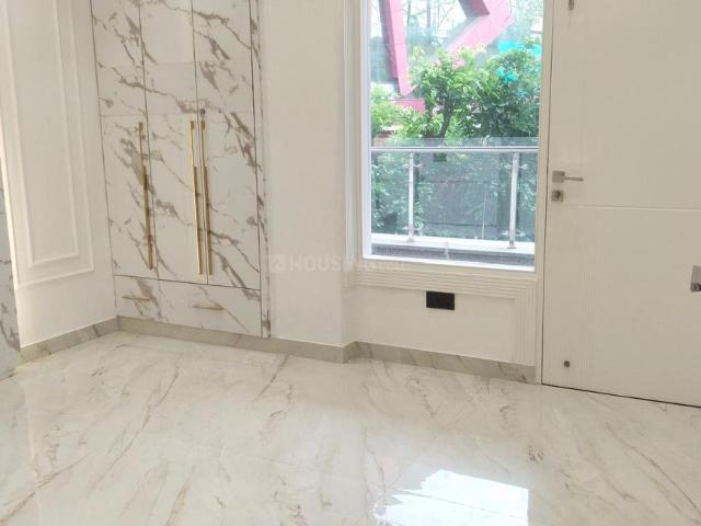 4 BHK Independent Builder Floor in Vaishali for resale Ghaziabad. The reference number is 20605841