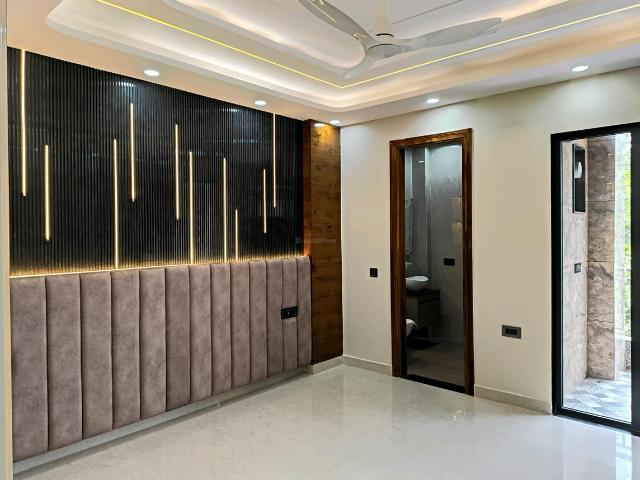 4 BHK Independent Builder Floor in Vaishali for resale Ghaziabad. The reference number is 20642540