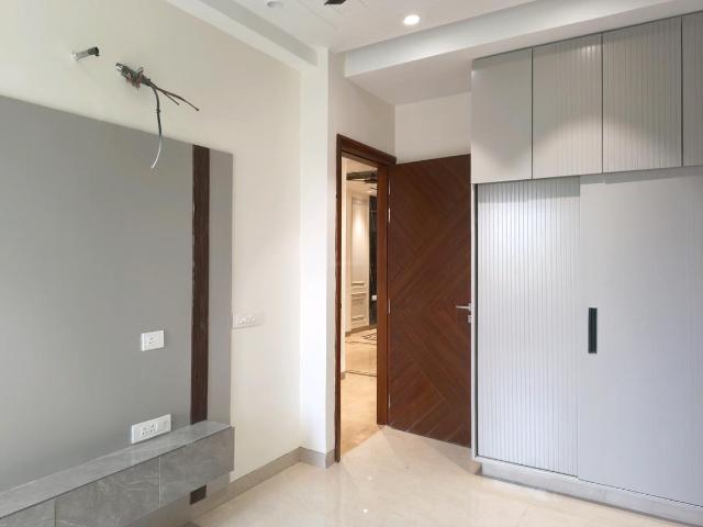 4 BHK Independent Builder Floor in Vaishali for resale Ghaziabad. The reference number is 20653202
