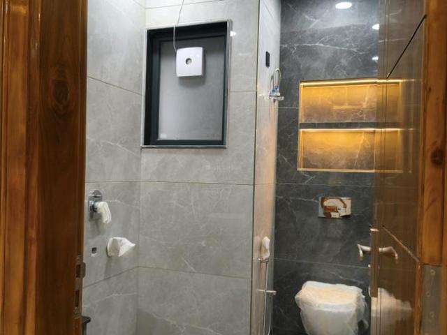 4 BHK Independent Builder Floor in Vaishali for resale Ghaziabad. The reference number is 21084734