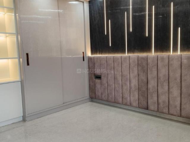 4 BHK Independent Builder Floor in Vaishali for resale Ghaziabad. The reference number is 21258271