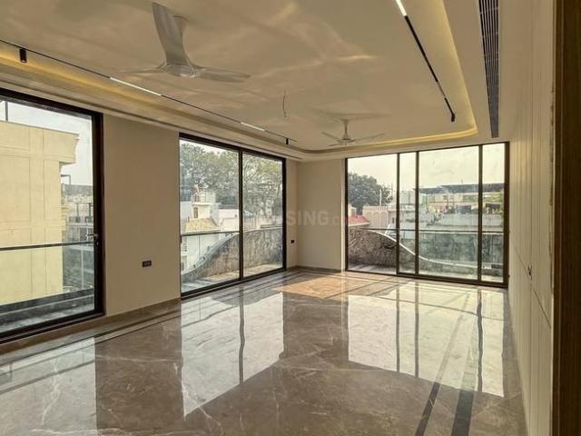 4 BHK Independent Builder Floor in Vasant Vihar for resale New Delhi. The reference number is 20329748