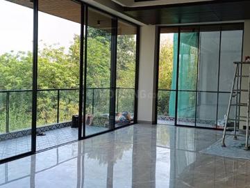 4 BHK Independent Builder Floor in Vasant Vihar for resale New Delhi. The reference number is 20542840
