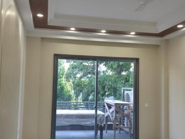 4 BHK Independent Builder Floor in Vasant Vihar for resale New Delhi. The reference number is 21013479