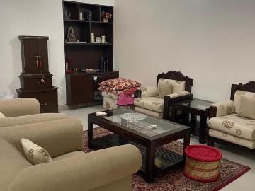 4 BHK Independent Builder Floor in Vasant Kunj for resale New Delhi. The reference number is 20381997