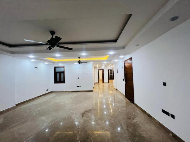 4 BHK Independent Builder Floor in Vasant Kunj for resale New Delhi. The reference number is 21220739