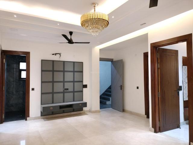4 BHK Independent Builder Floor in Vasundhara for resale Ghaziabad. The reference number is 13941807