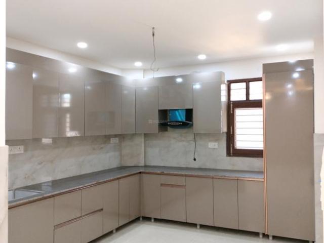 4 BHK Independent Builder Floor in Vasundhara for resale Ghaziabad. The reference number is 13941821