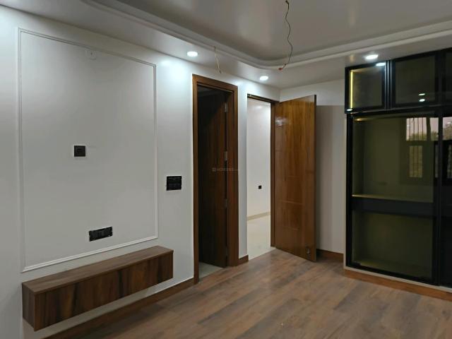 4 BHK Independent Builder Floor in Vaishali for resale Ghaziabad. The reference number is 21325182