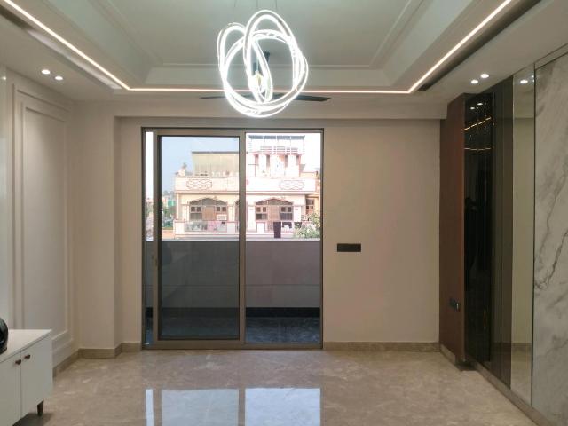 4 BHK Independent Builder Floor in Vikaspuri for resale New Delhi. The reference number is 21084985