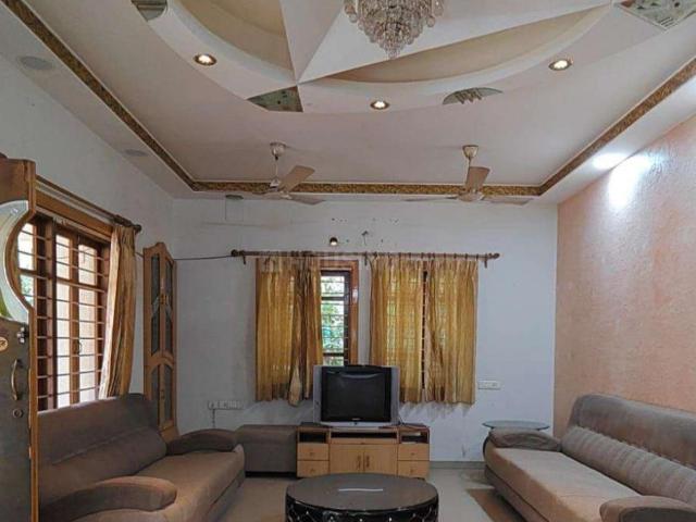 4 BHK Independent House in Thaltej for resale Ahmedabad. The reference number is 20999613
