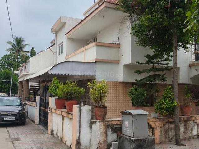 4 BHK Independent House in Thaltej for resale Ahmedabad. The reference number is 21169072