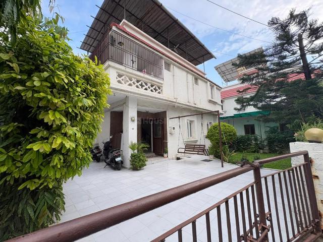 4 BHK Independent House in Thaltej for resale Ahmedabad. The reference number is 21236969