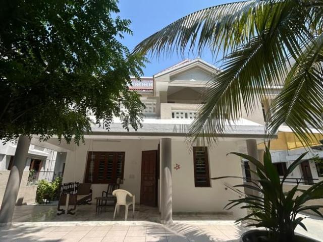4 BHK Independent House in Thaltej for resale Ahmedabad. The reference number is 21325841