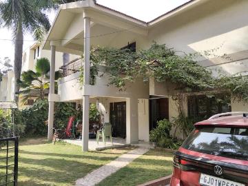 4 BHK Independent House in Thaltej for resale Ahmedabad. The reference number is 19101168