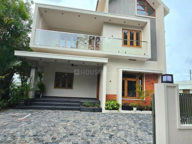 4 BHK Independent House in Thevakkal for resale Kochi. The reference number is 21266188