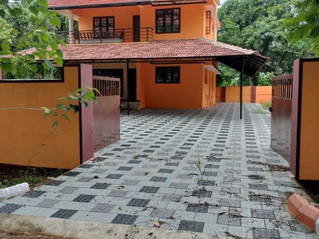 4 BHK Independent House in Thrippunithura for rent Kochi. The reference number is 20226878