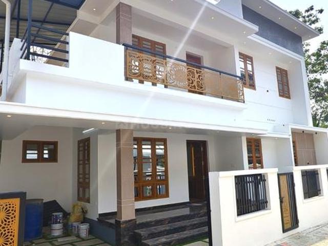4 BHK Independent House in Thrippunithura for resale Kochi. The reference number is 20001086