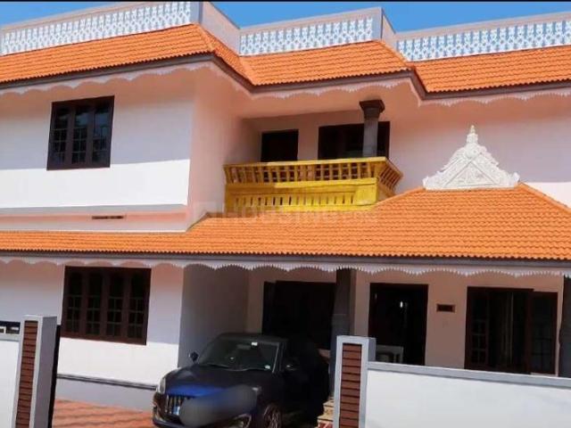 4 BHK Independent House in Thrippunithura for resale Kochi. The reference number is 20019299