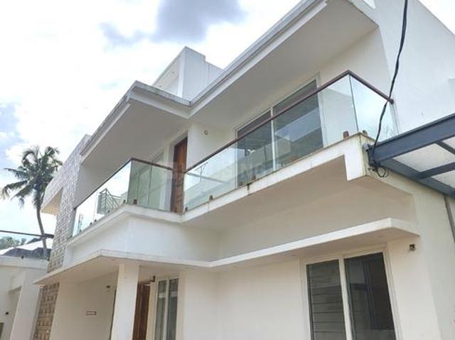 4 BHK Independent House in Thrippunithura for resale Kochi. The reference number is 21009716