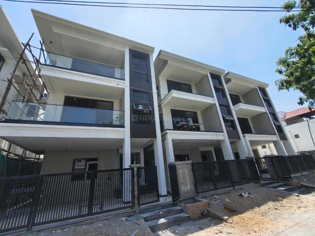 4 BHK Independent House in Uthandi for resale Chennai. The reference number is 20386991