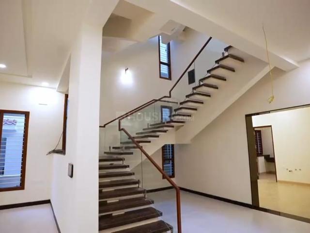 4 BHK Independent House in Uthandi for resale Chennai. The reference number is 20969743