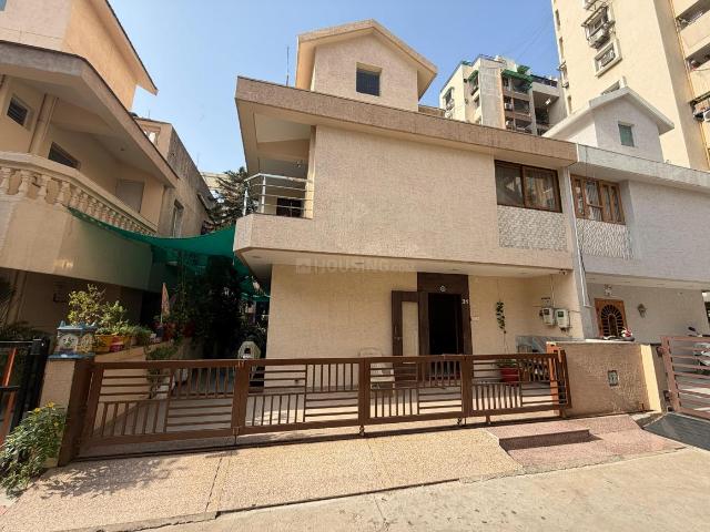 4 BHK Independent House in Vastrapur for resale Ahmedabad. The reference number is 20269817